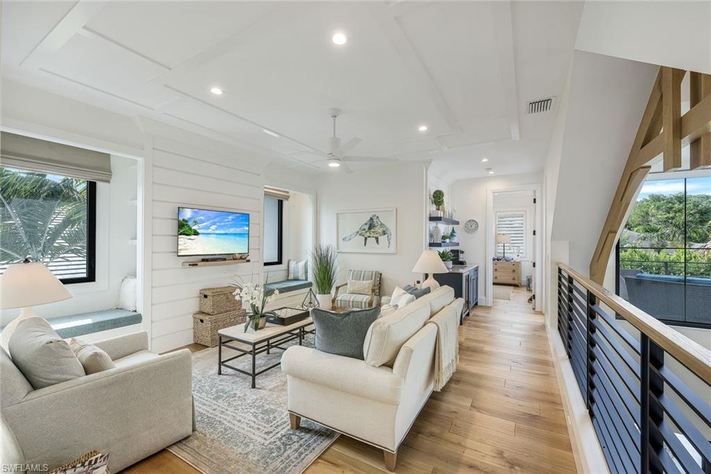 MOORINGS - Residential