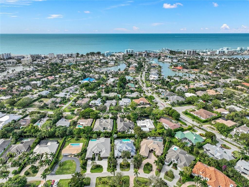 MOORINGS - Residential