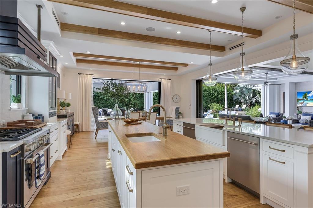 MOORINGS - Residential