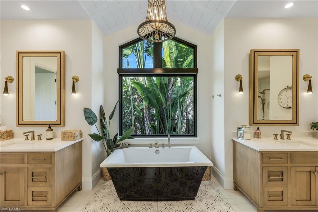 MOORINGS - Residential