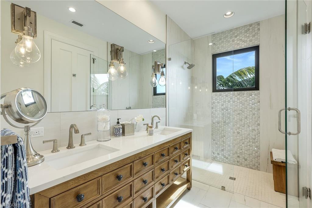 MOORINGS - Residential