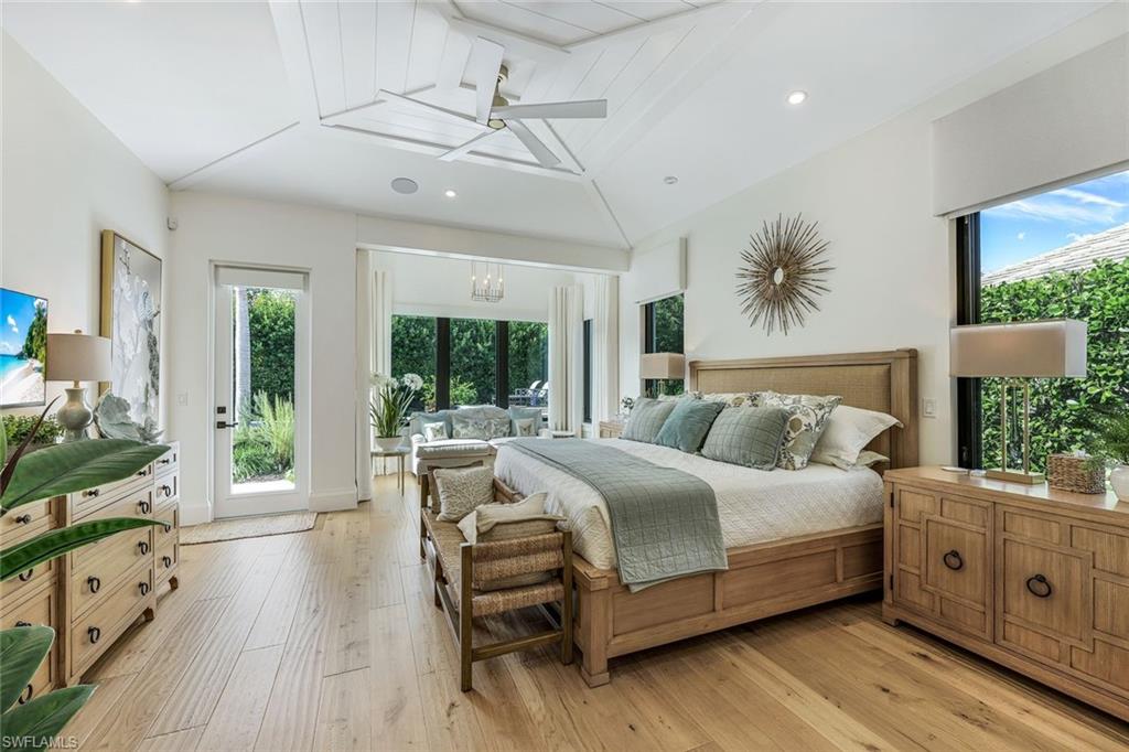 MOORINGS - Residential