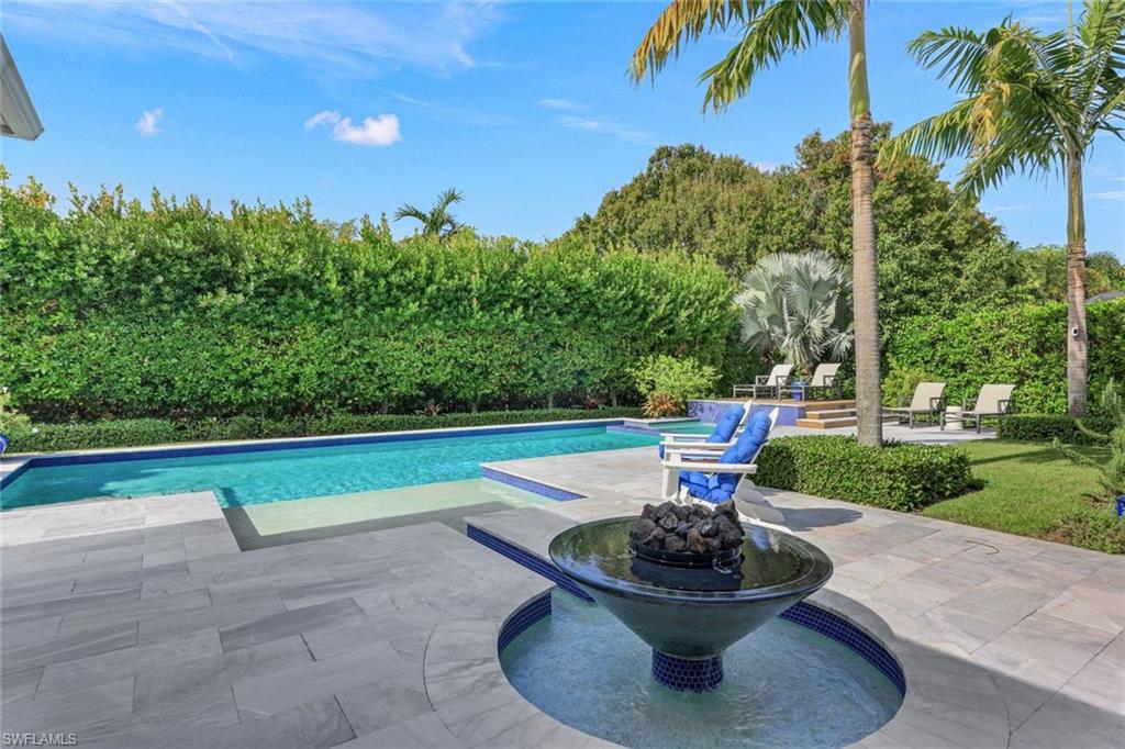 MOORINGS - Residential