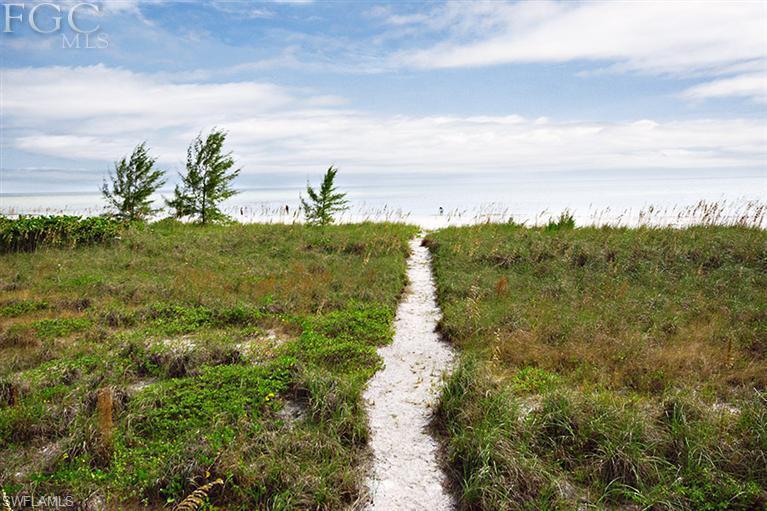 THE ROCKS - Residential