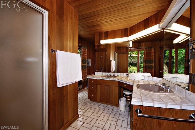 THE ROCKS - Residential