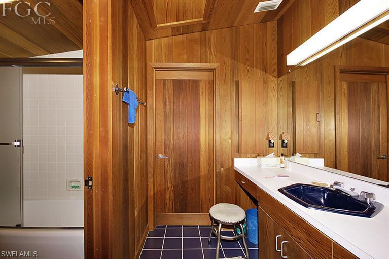 THE ROCKS - Residential