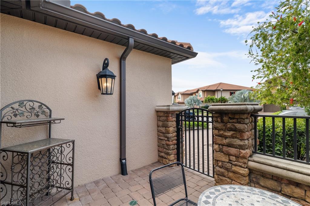 ESPLANADE - Residential