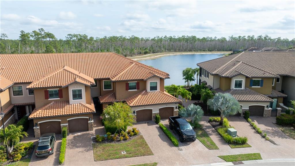 ESPLANADE - Residential