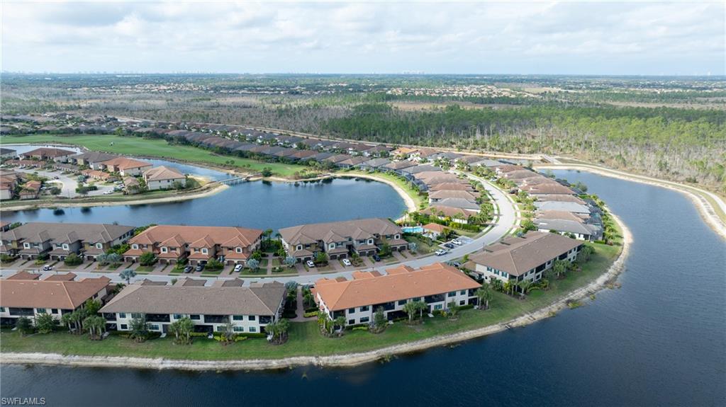 ESPLANADE - Residential