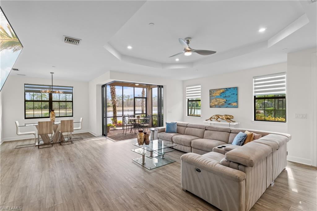 ESPLANADE - Residential