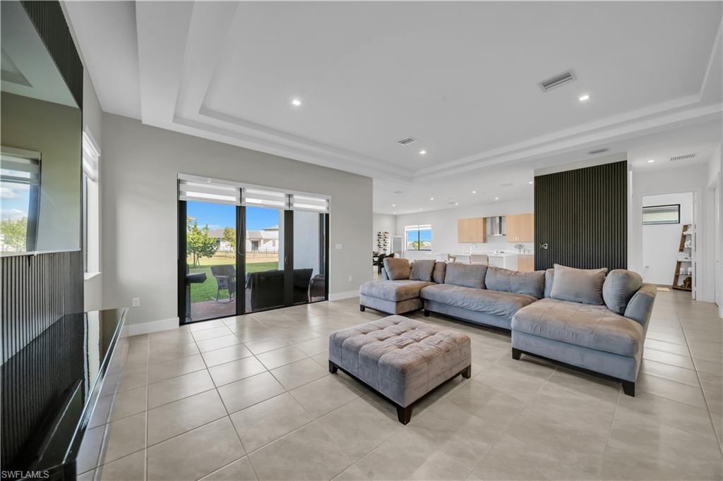 MAPLE RIDGE - Residential