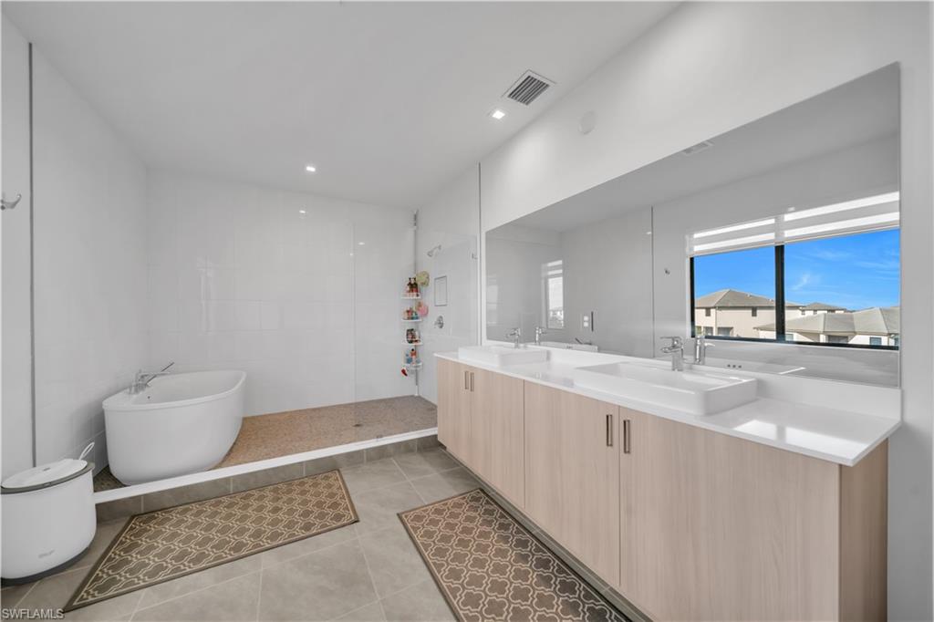 MAPLE RIDGE - Residential