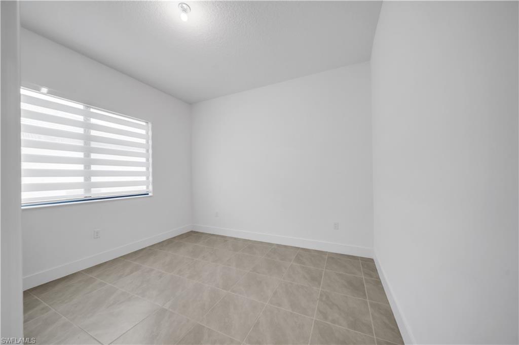 MAPLE RIDGE - Residential