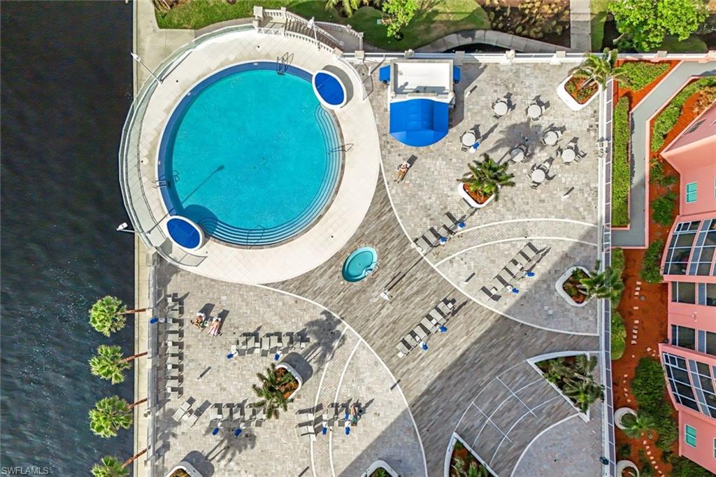 ST. TROPEZ - Residential