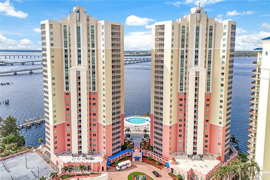 ST. TROPEZ - Residential