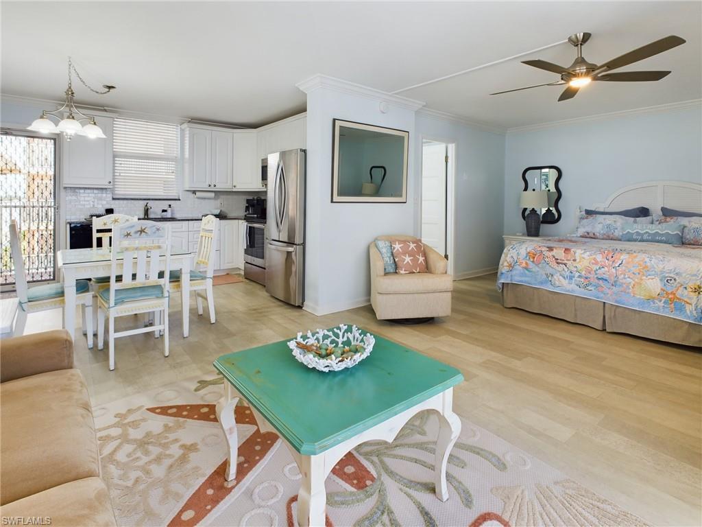 BEACH AND TENNIS CLUB - Residential