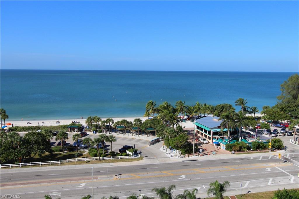 BEACH AND TENNIS CLUB - Residential