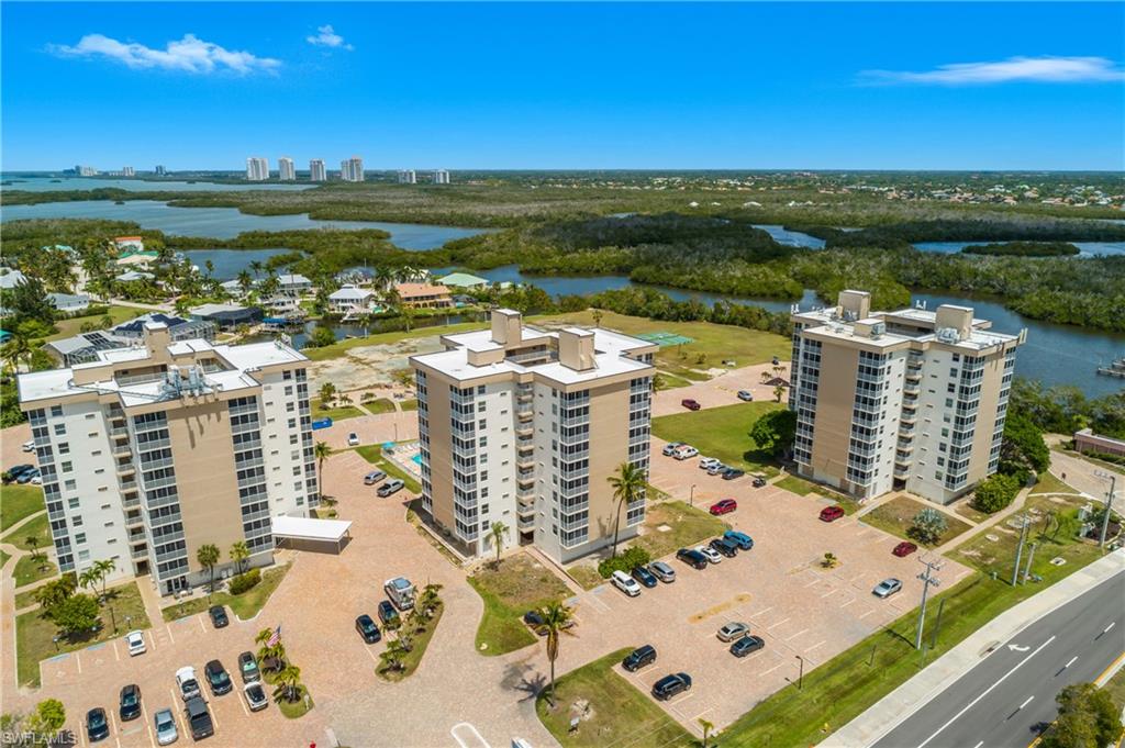 BEACH AND TENNIS CLUB - Residential