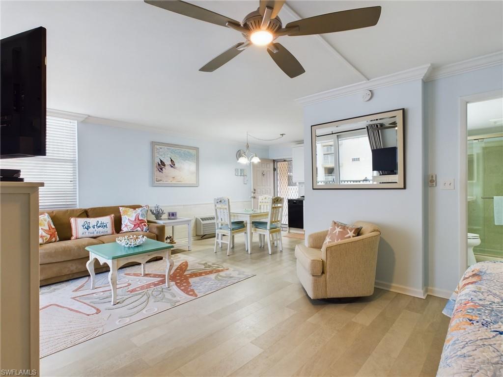 BEACH AND TENNIS CLUB - Residential