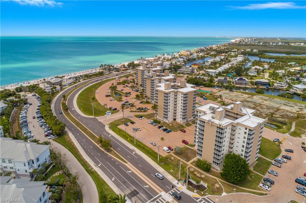 BEACH AND TENNIS CLUB - Residential