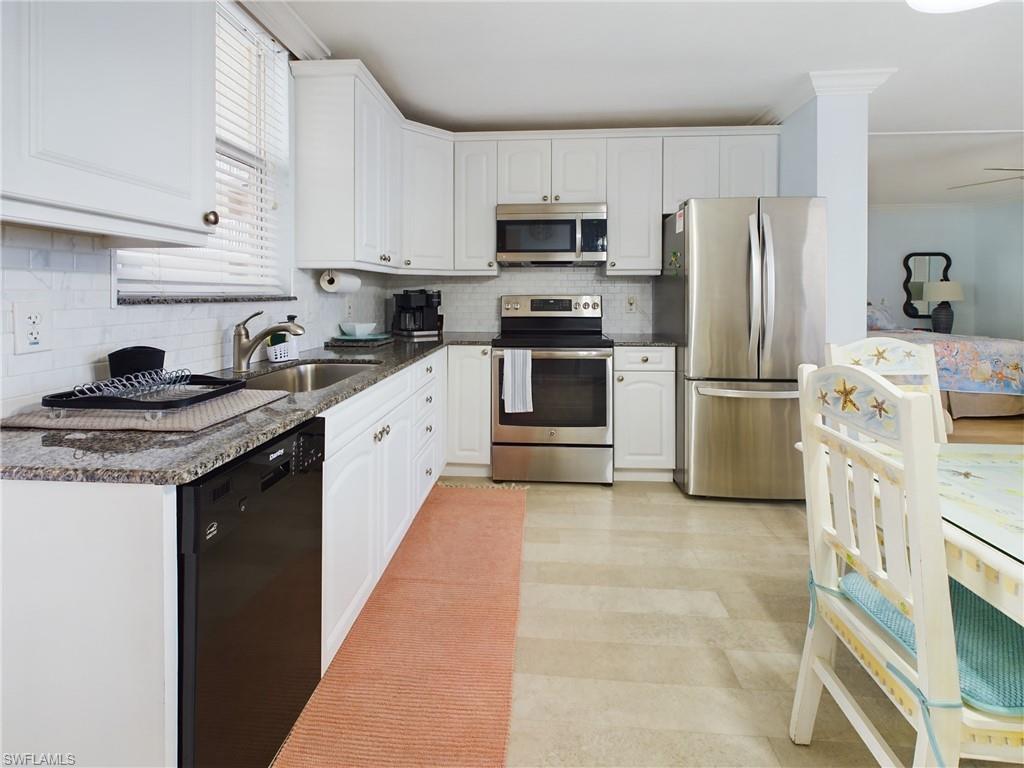 BEACH AND TENNIS CLUB - Residential