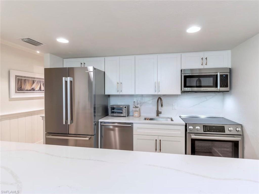 BEACH VILLAS CONDO - Residential