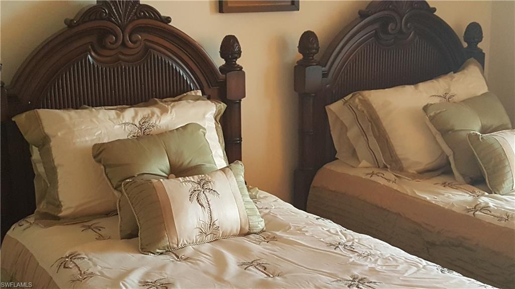 ANDOVER SQUARE - Residential