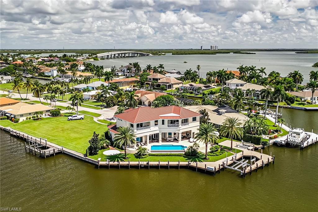 MARCO BEACH - Residential