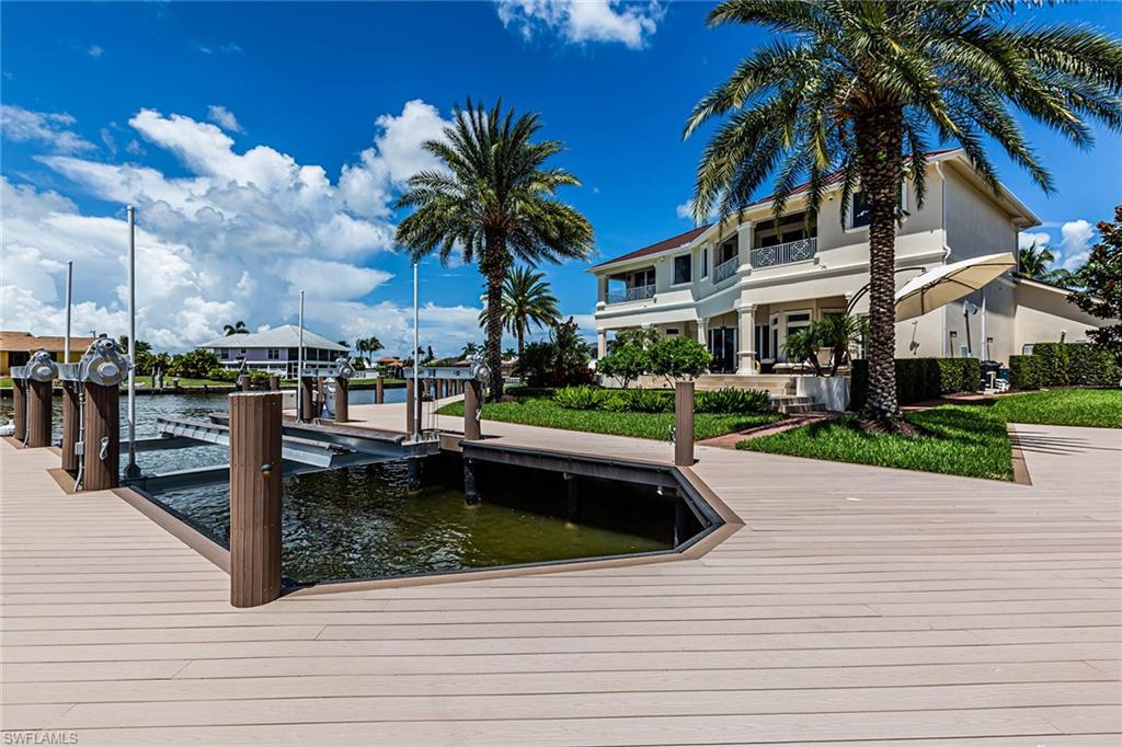 MARCO BEACH - Residential