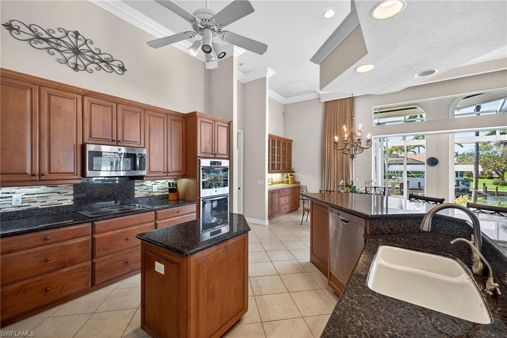 MARCO BEACH - Residential