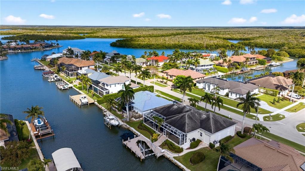 MARCO BEACH - Residential