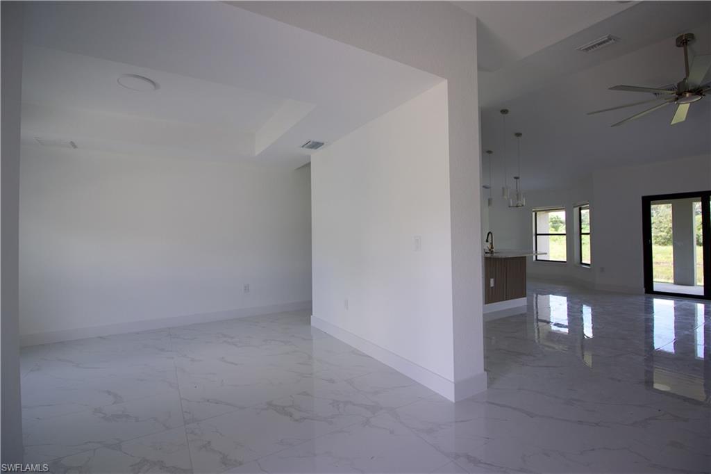 MIRROR LAKES - Residential