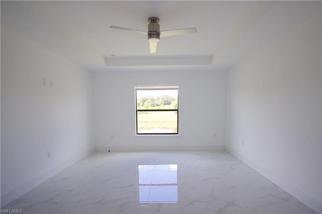 MIRROR LAKES - Residential