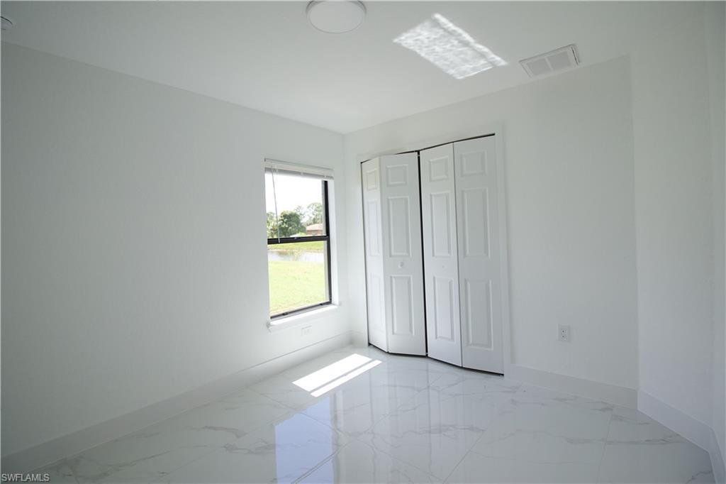 MIRROR LAKES - Residential