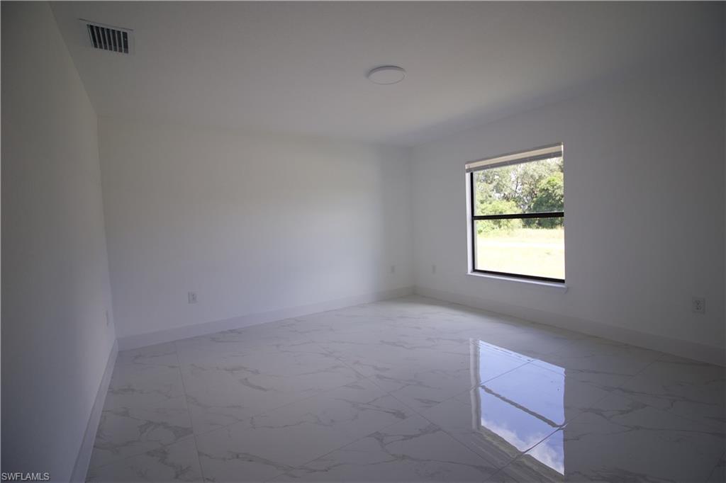 MIRROR LAKES - Residential