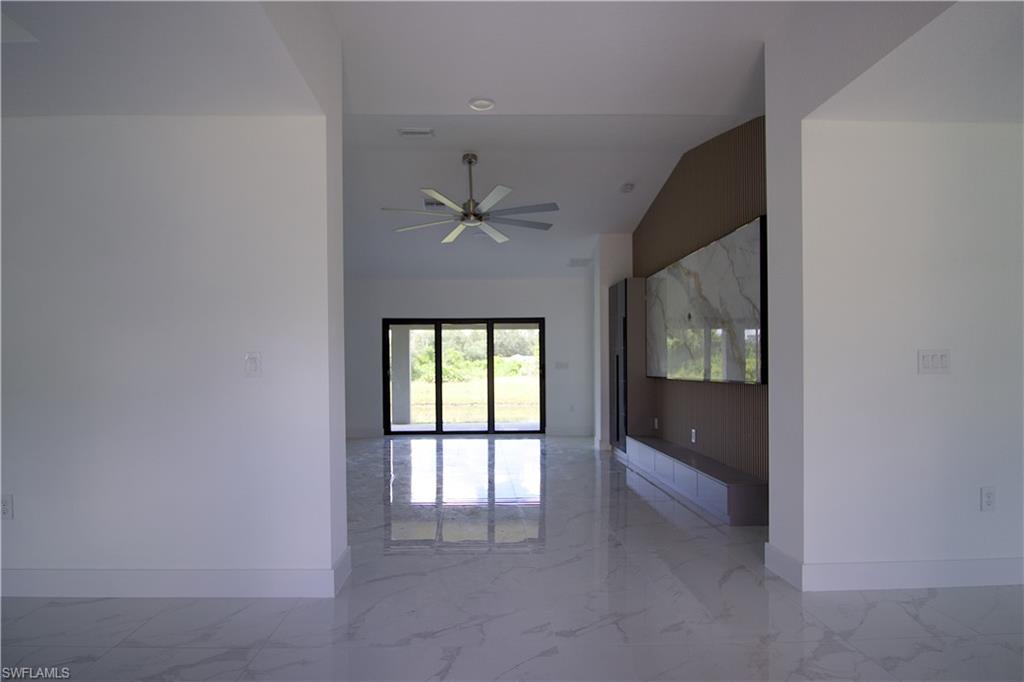 MIRROR LAKES - Residential