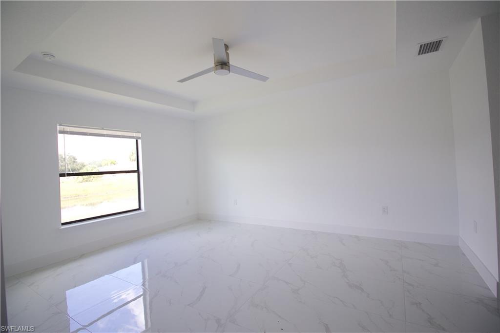 MIRROR LAKES - Residential