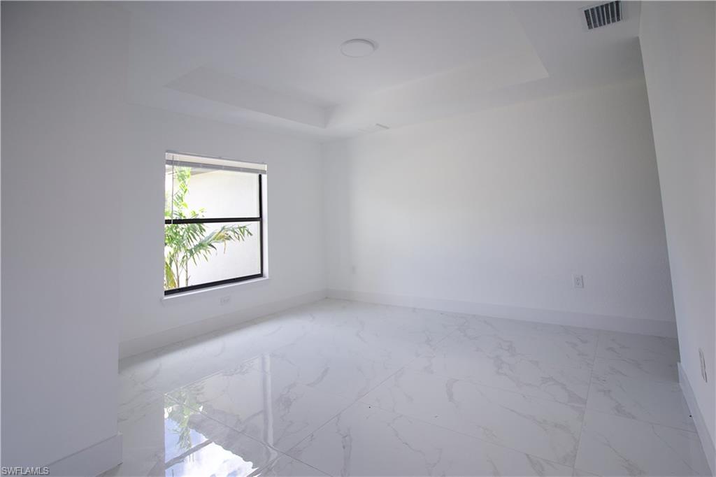 MIRROR LAKES - Residential