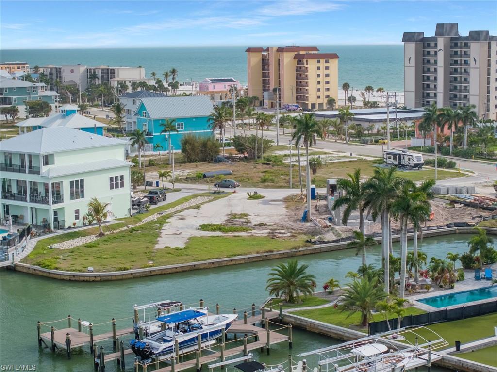 ISLAND SHORES - Land