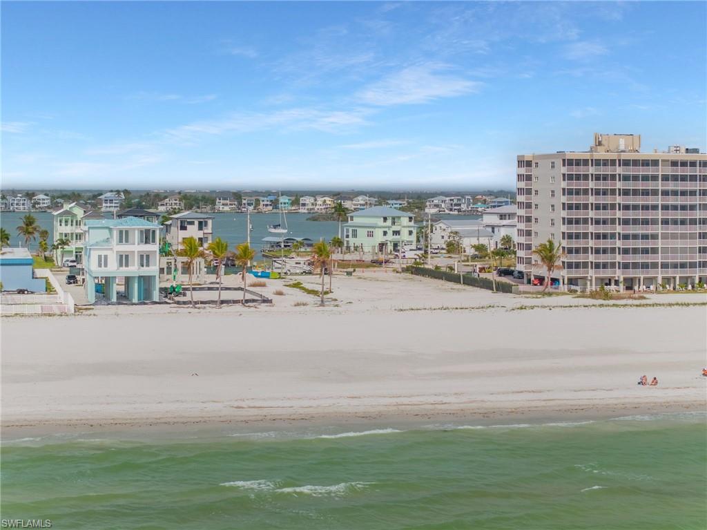 ISLAND SHORES - Land