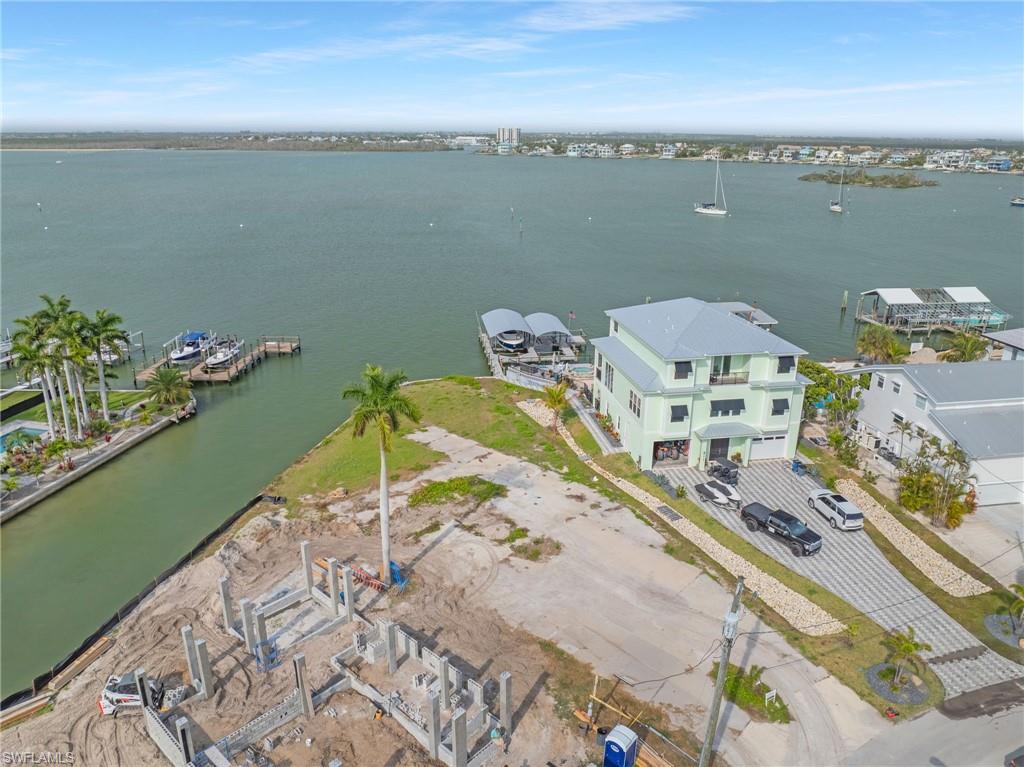 ISLAND SHORES - Land