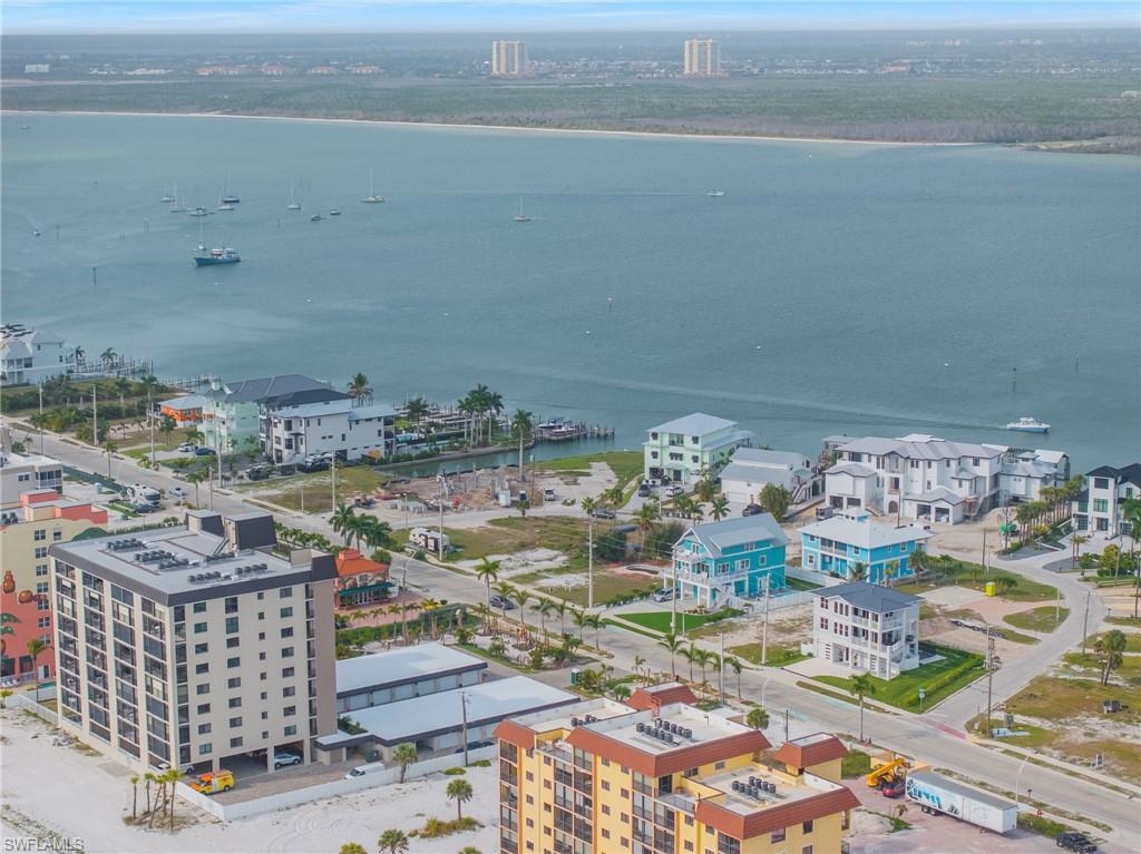 ISLAND SHORES - Land