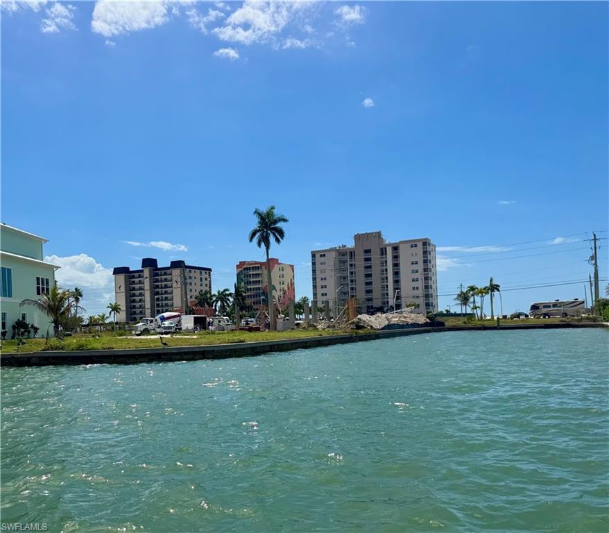 ISLAND SHORES - Land