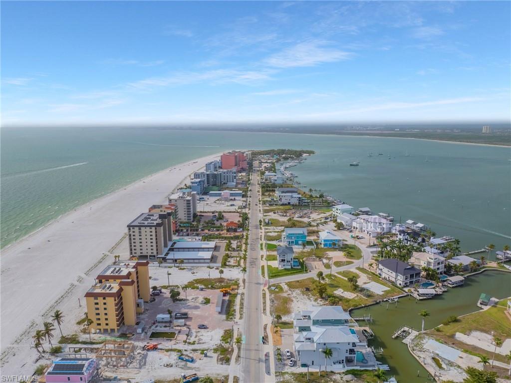 ISLAND SHORES - Land