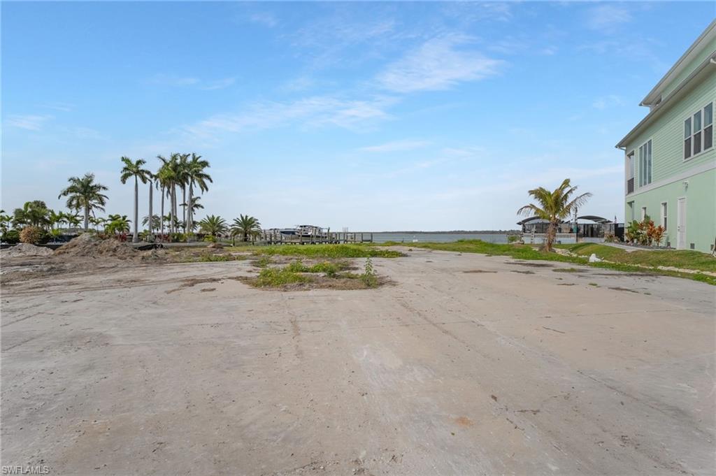 ISLAND SHORES - Land