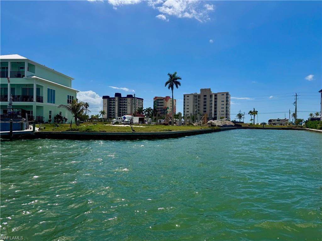 ISLAND SHORES - Land