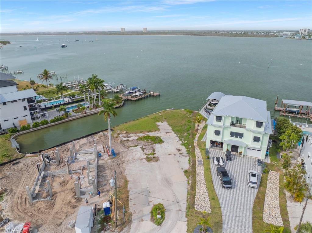 ISLAND SHORES - Land