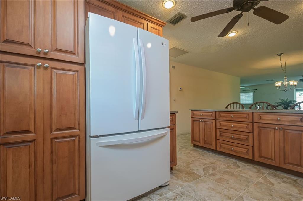 MYERLEE PARK NORTH CONDO - Residential