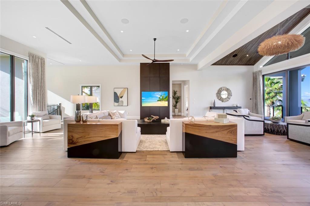 BAREFOOT BEACH - Residential