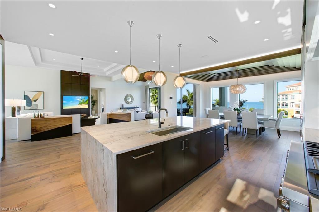 BAREFOOT BEACH - Residential